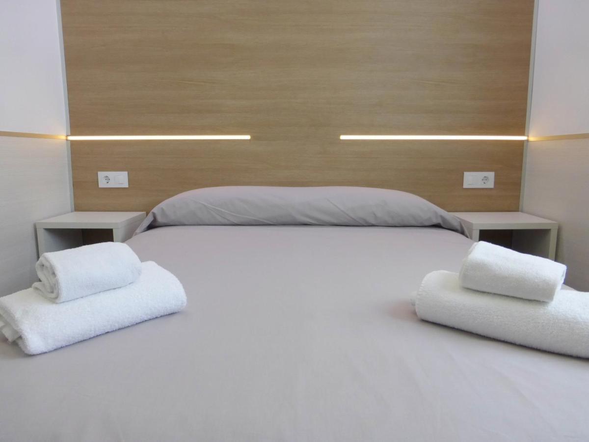 Rentalmar Navarra Family Suites Salou Rom bilde