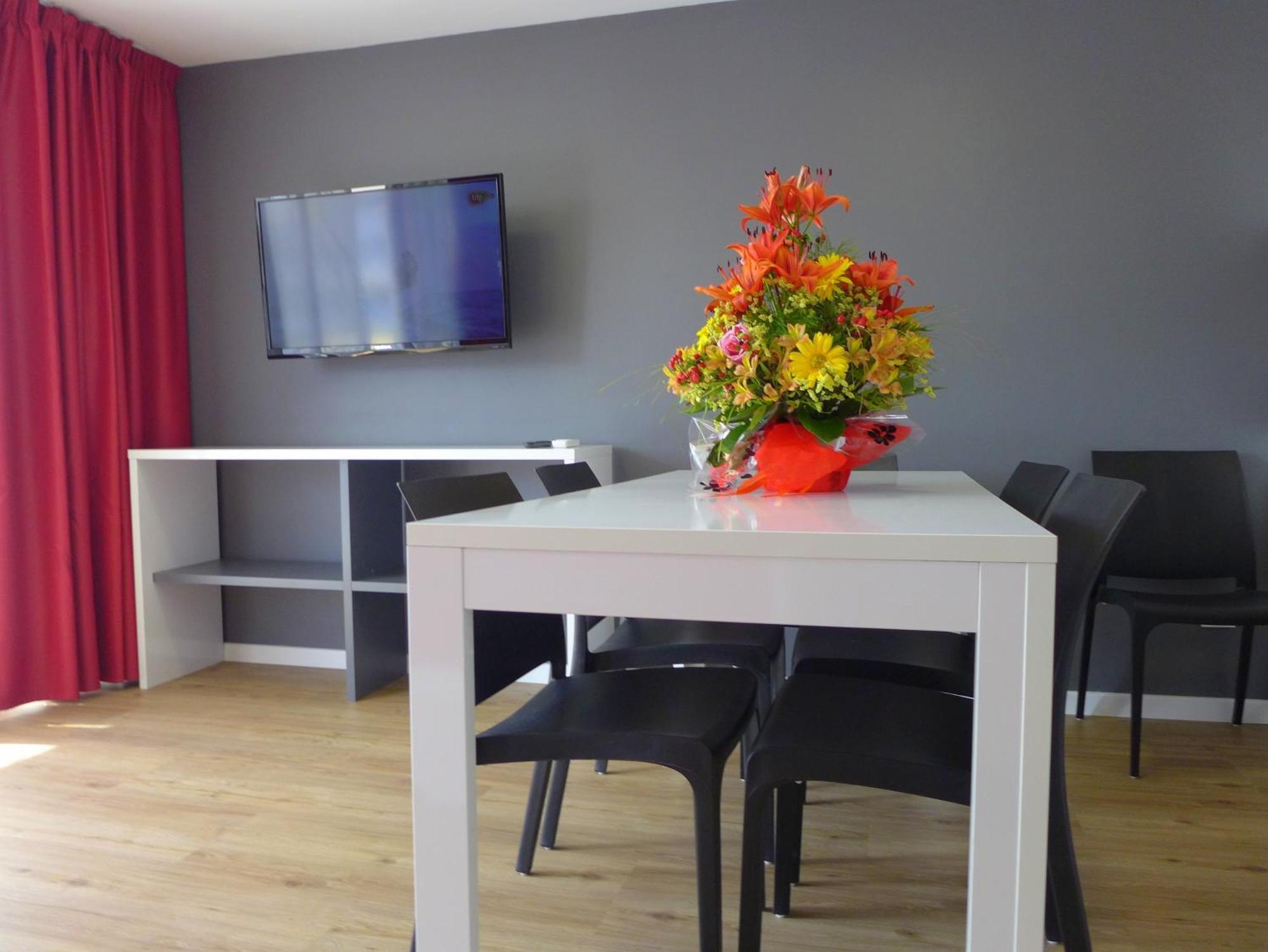 Rentalmar Navarra Family Suites Salou Rom bilde