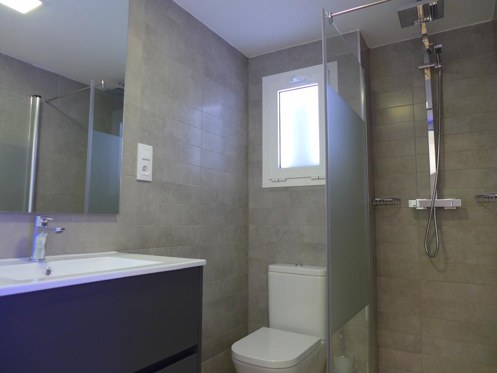 Rentalmar Navarra Family Suites Salou Rom bilde